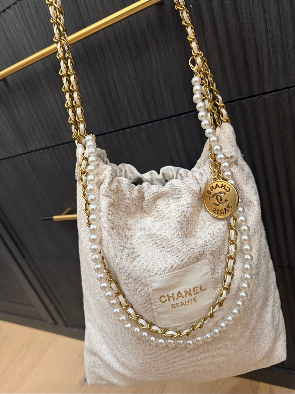 GWP-CHANEL Gold-Tone Chain with White Pearl Strand & Medallion